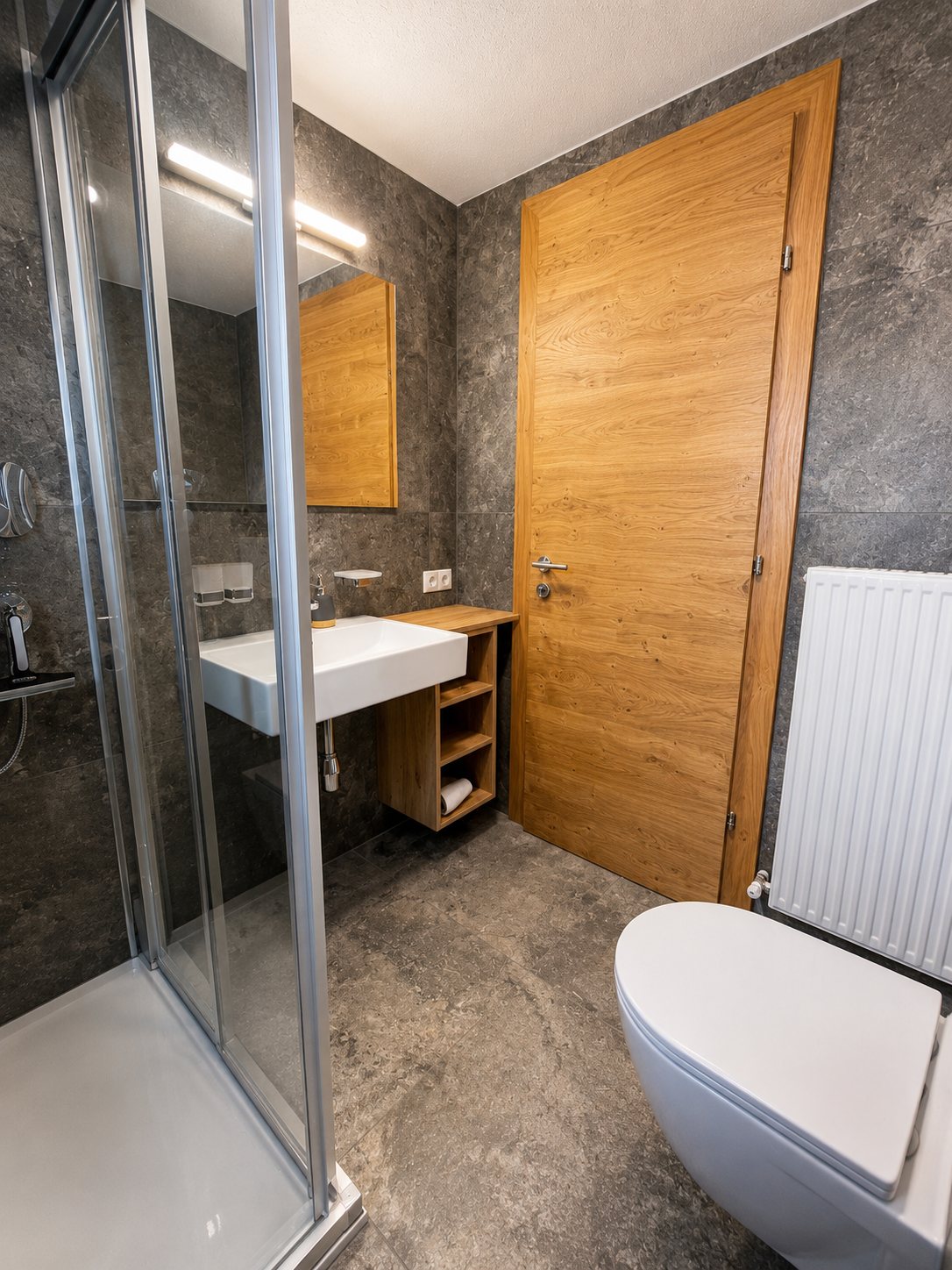Weiteres Badezimmer eines Dreibettzimmers