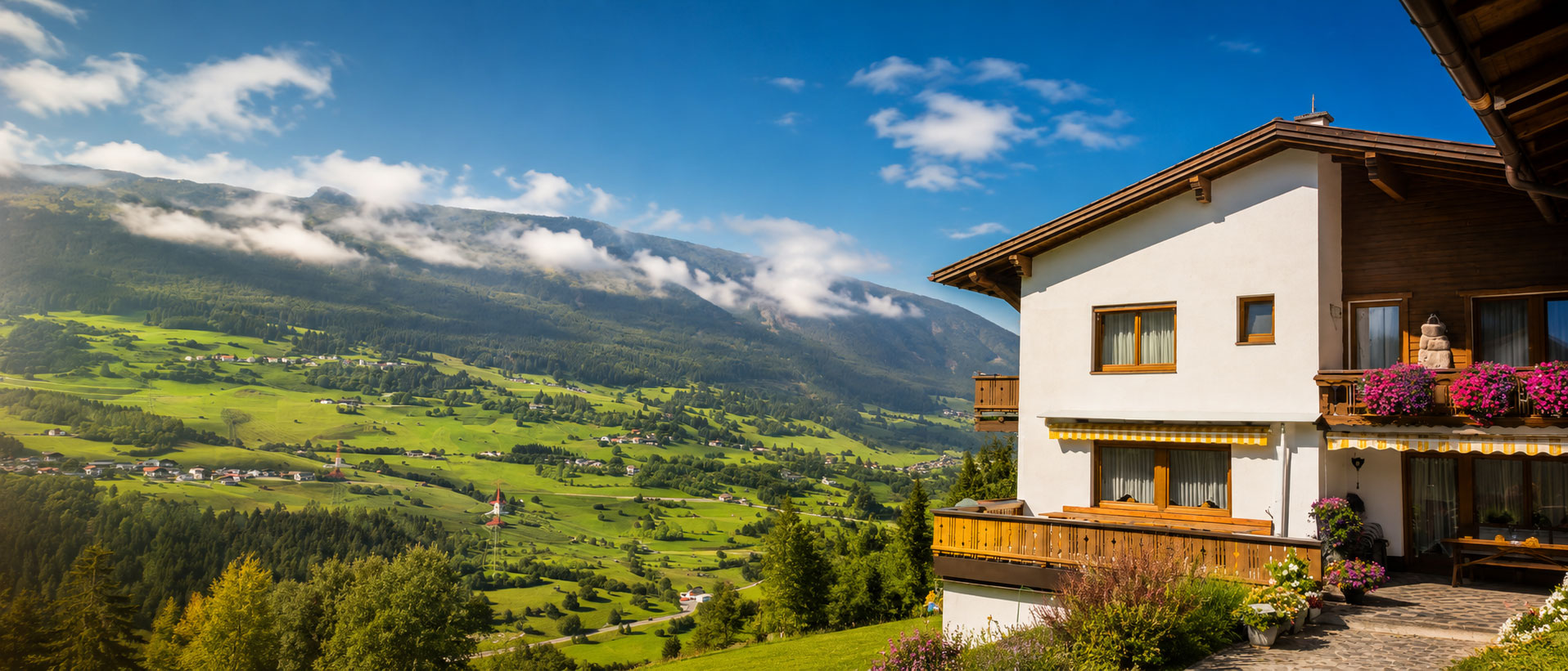 Außenansicht vom Gästeheim Lederle mit Terrasse