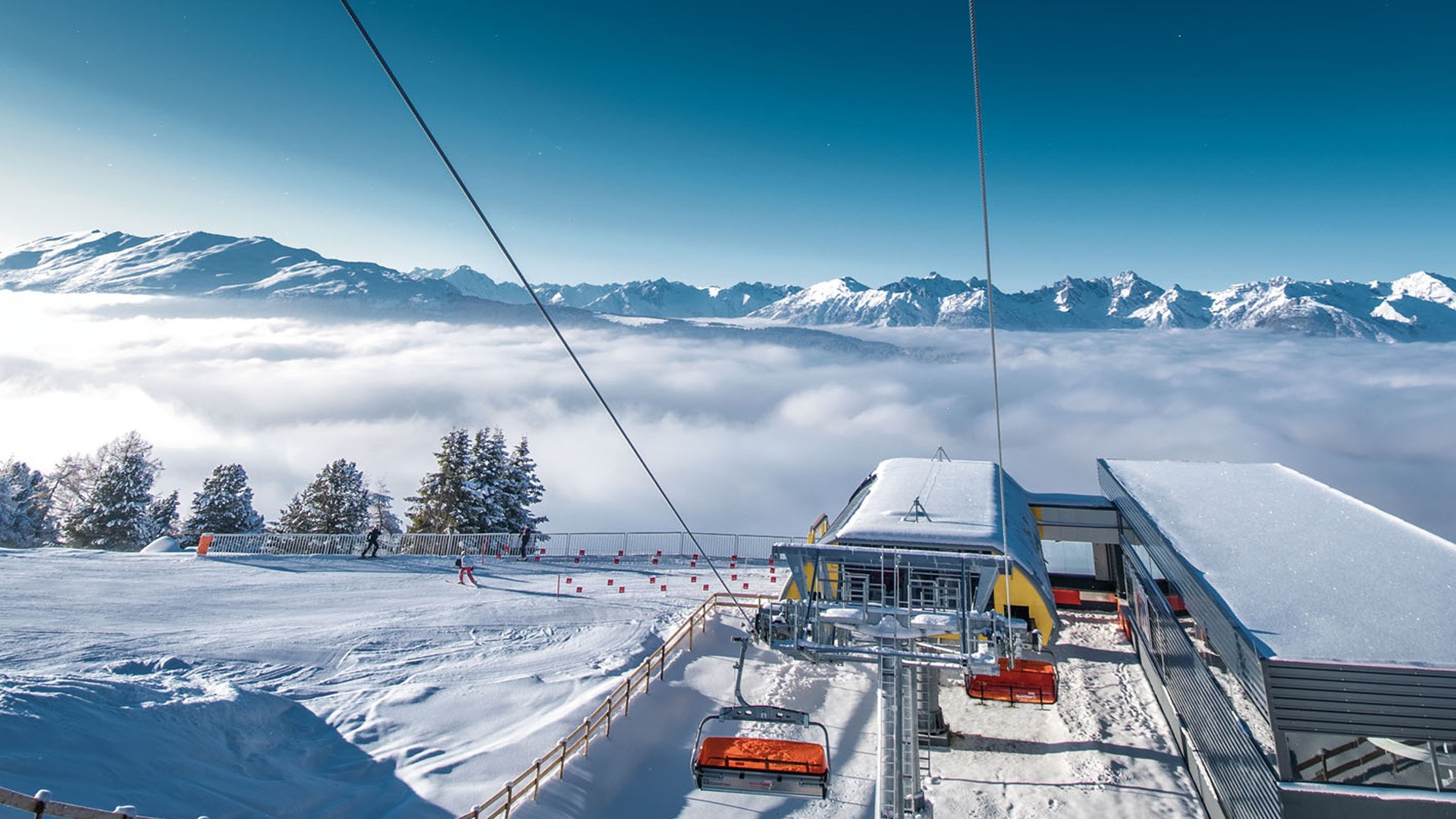 Verschneite Winterlandschaft im Pitztal mit Bergpanorama