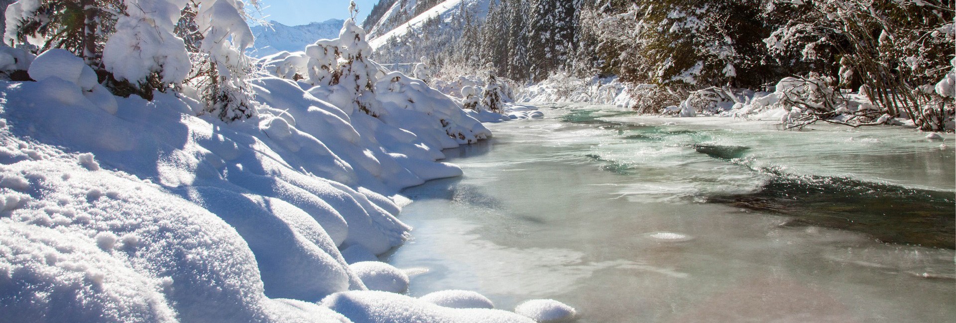 Winterliche Hüttenstimmung in den Bergen des Pitztals